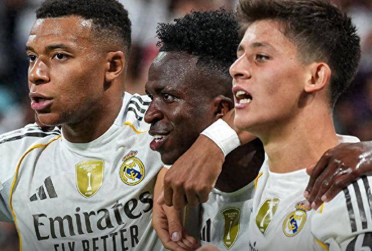 2-1逆转!皇马三连胜领跑西甲,阿隆索用人:更看重姆巴佩!